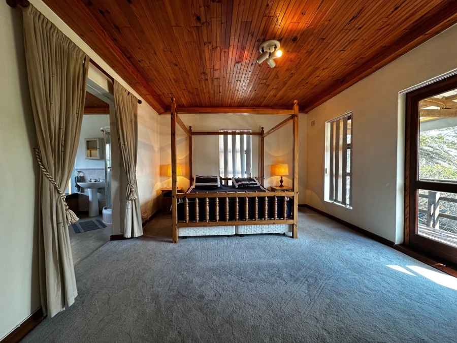 5 Bedroom Property for Sale in Pringle Bay Western Cape